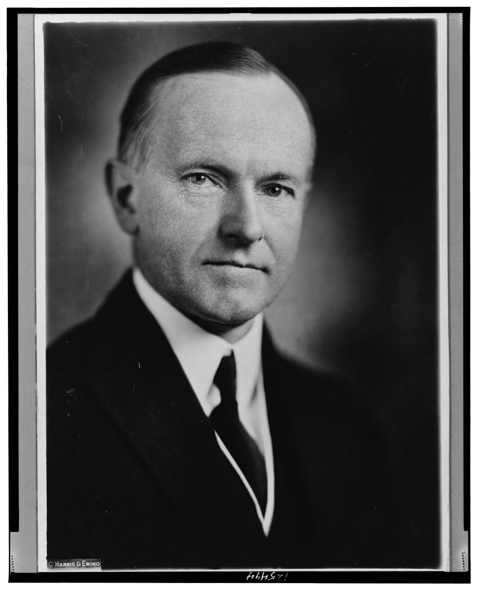 Calvin Coolidge, head-and-shoulders portrait, facing slightly right (c1924, LCCN 00649598)