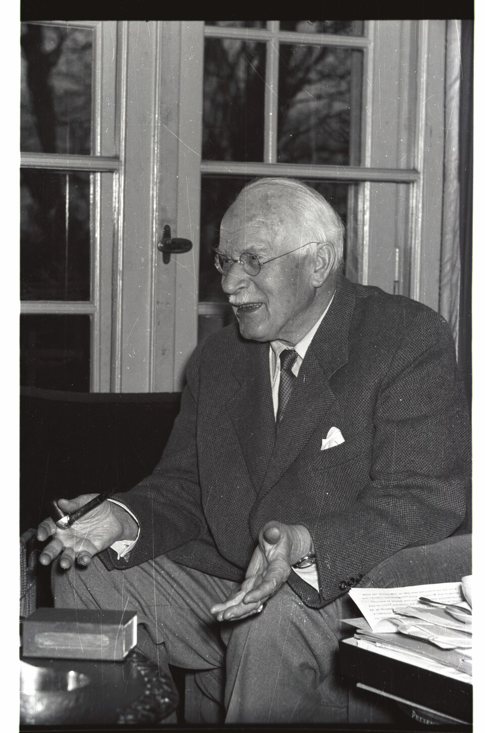 Interview with C. G. Jung in K&uuml;snacht (Carl Gustav Jung), Swiss psychiatrist, depth psychologist 2