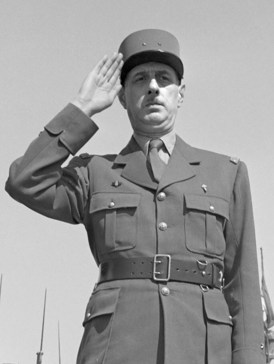Charles de Gaulle 1943 Tunisia (cropped)