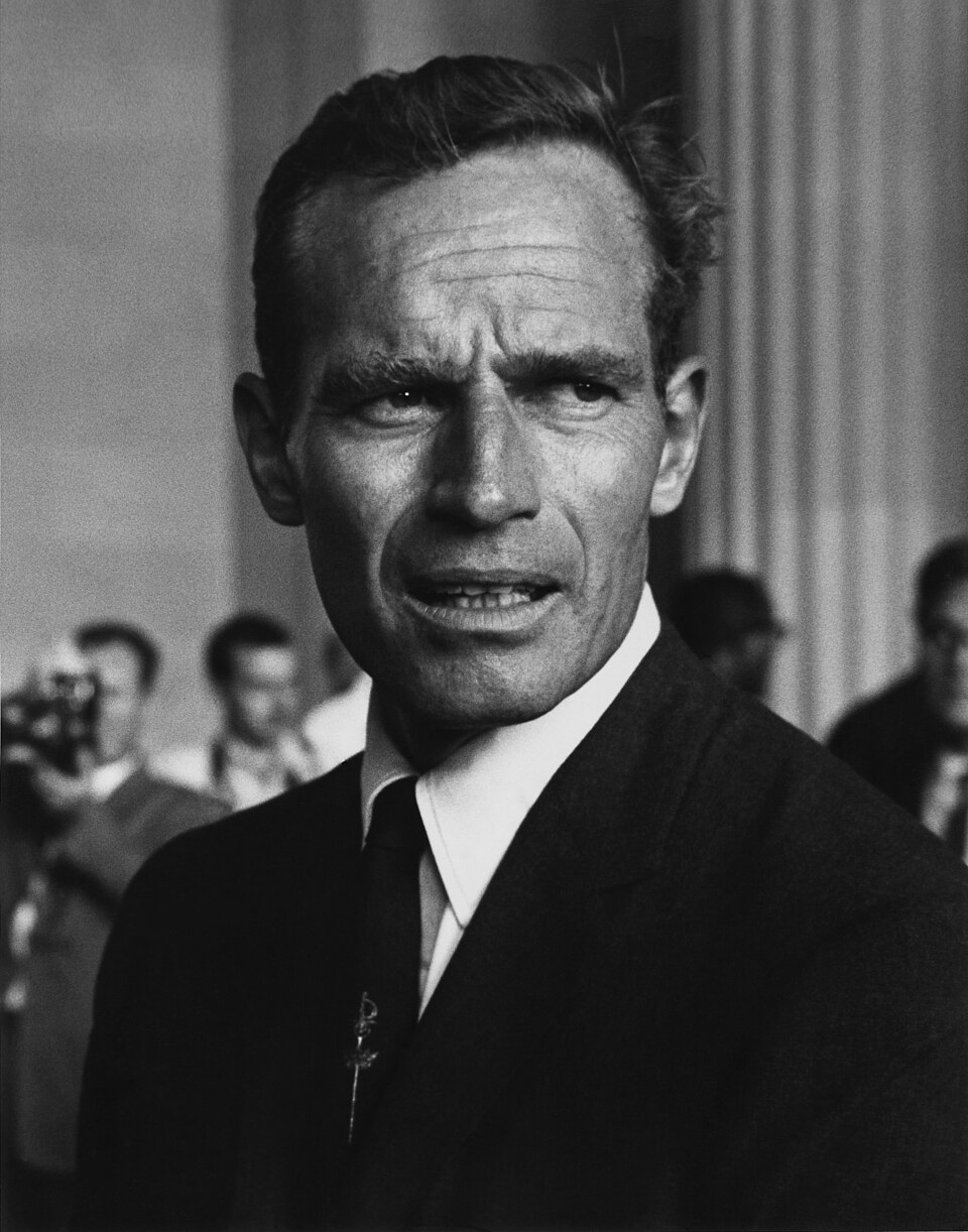 CharltonHestonCivilRightsMarch1963Retouched