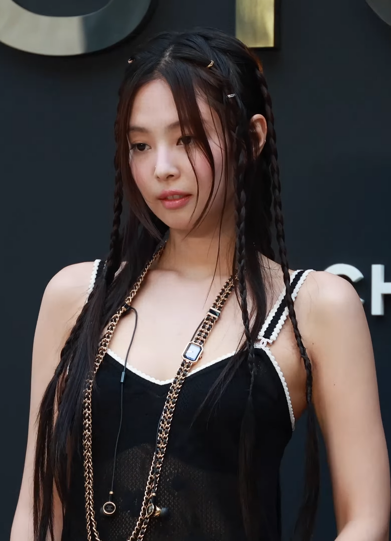 Blackpink's Jennie in Chanel Coco Crush, July 3, 2024 (2)