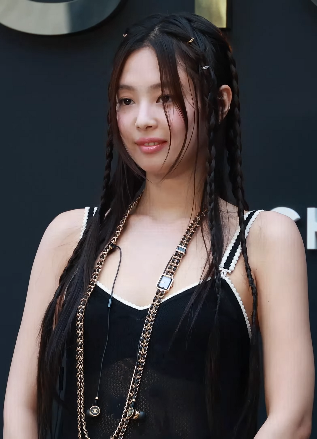 Blackpink's Jennie in Chanel Coco Crush, July 3, 2024 (1)