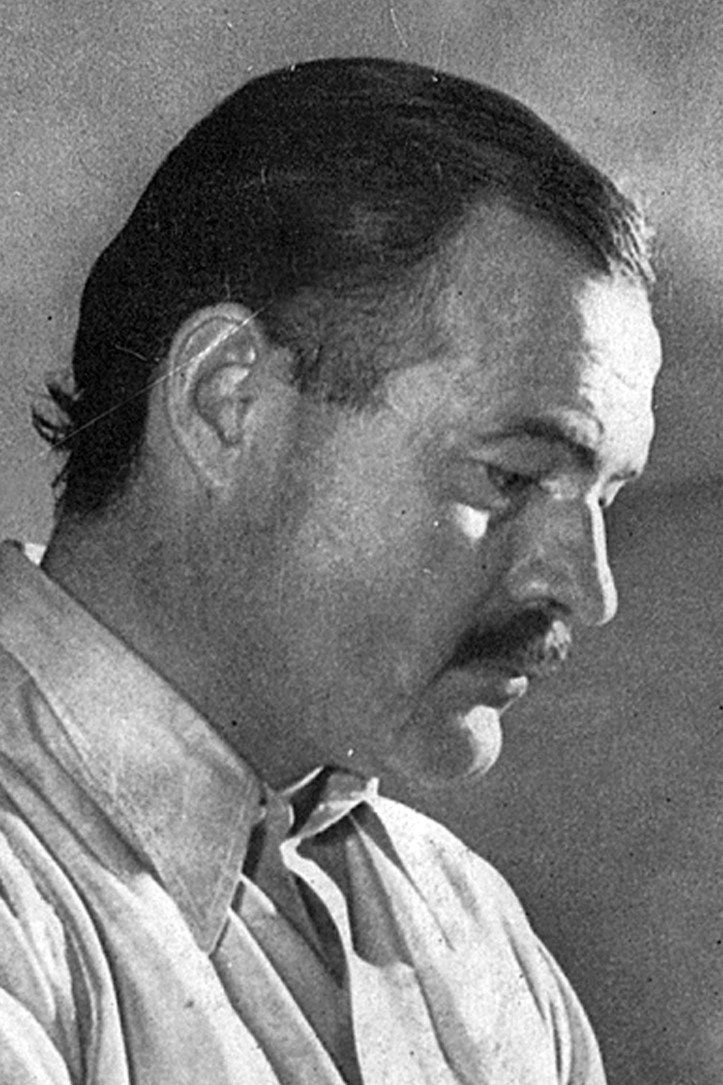 Ernest Hemingway 1939 (cropped)