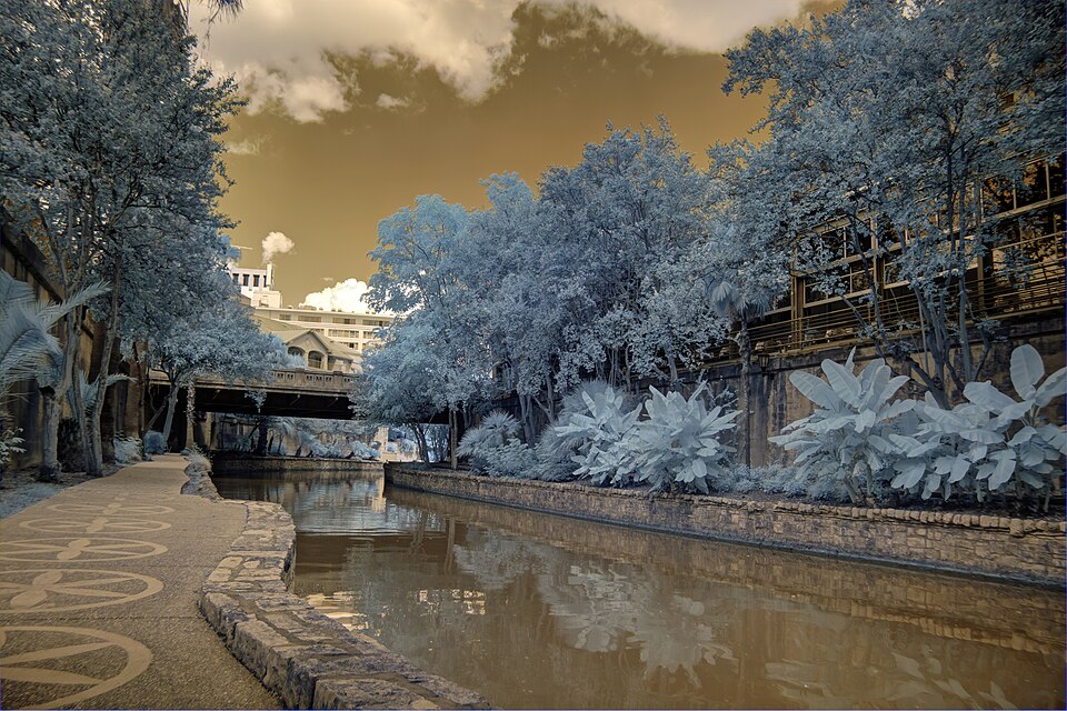 HDR Infrared San Antonio Texas River Walk (2852652499)