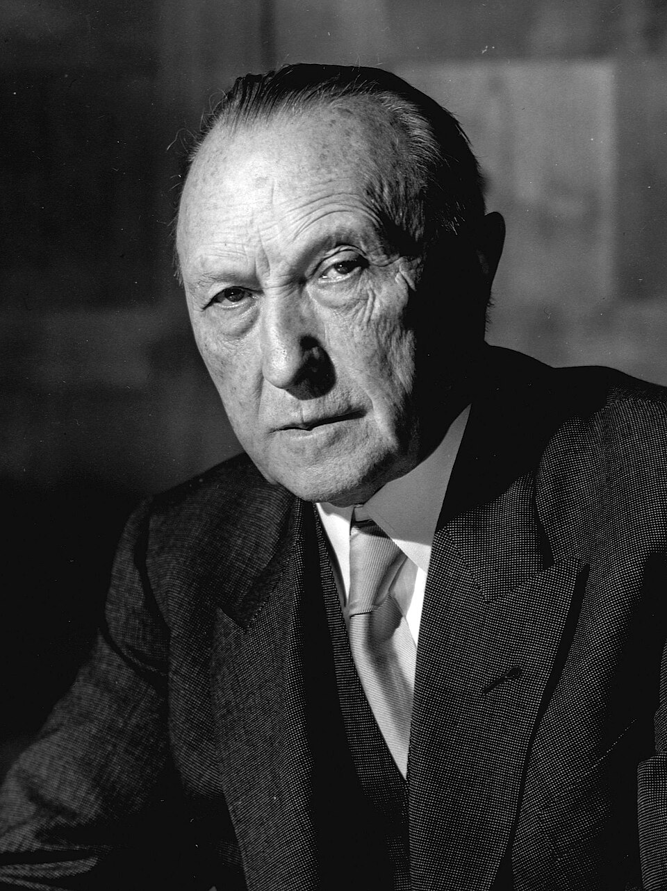 Konrad Adenauer 1952 Portrait (3x4 cropped)