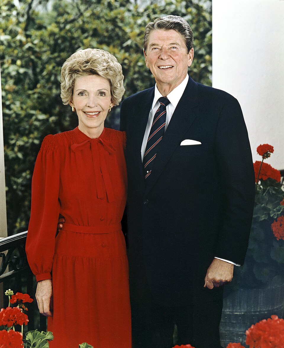 Official Portrait of President Ronald Reagan and Nancy Reagan