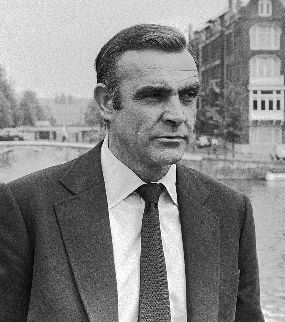 Sean Connery as James Bond (1971, cropped2)