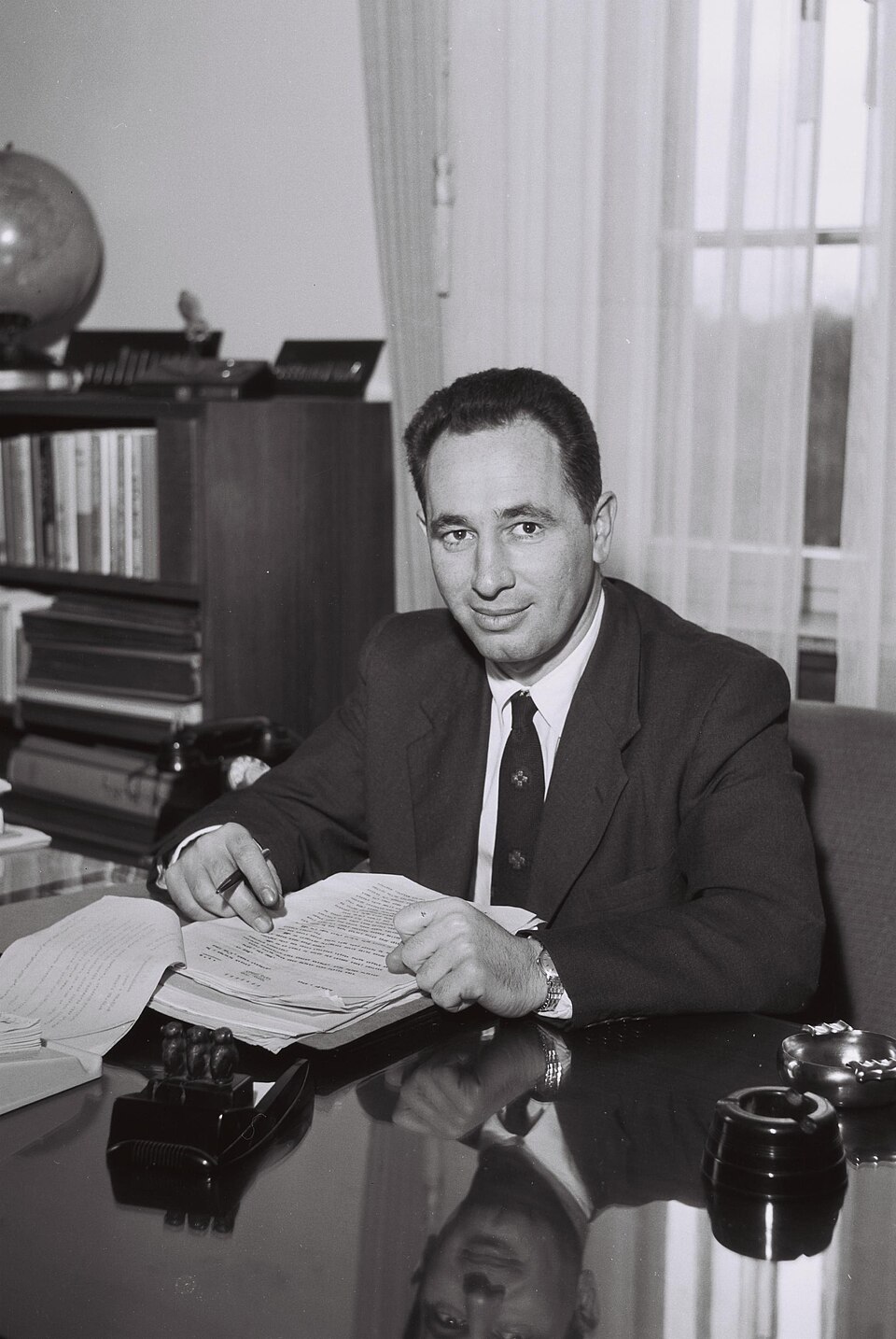 Shimon Peres 1963