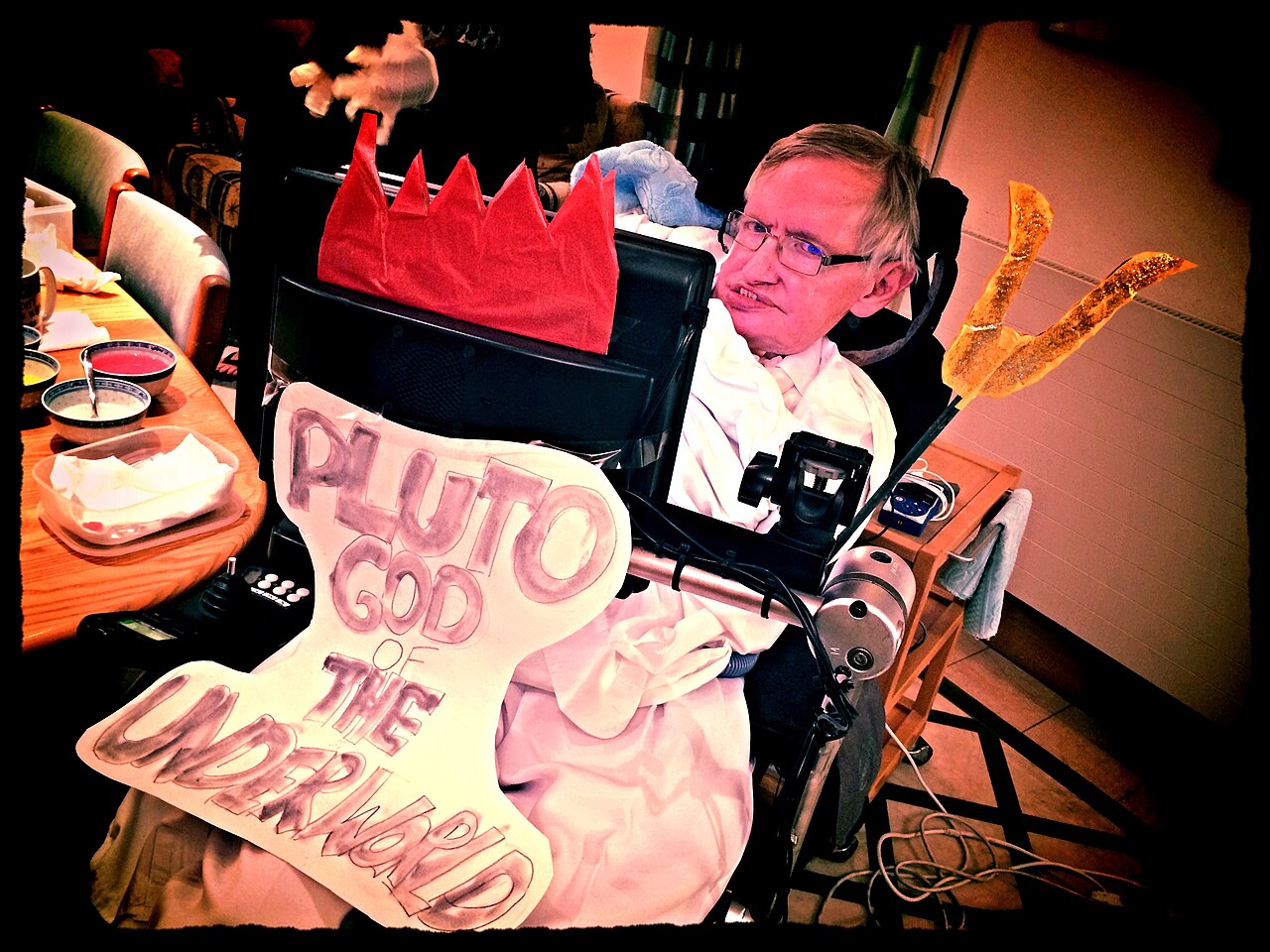 Professor Stephen Hawking Held A Pluto Party - 19605020896
