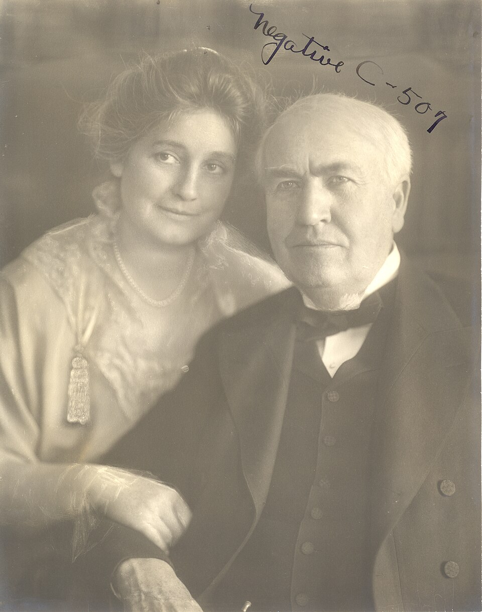 Portrait of Mina Edison and Thomas Edison. (a5354a92f2e84fb18a699d0b3d2bac84)