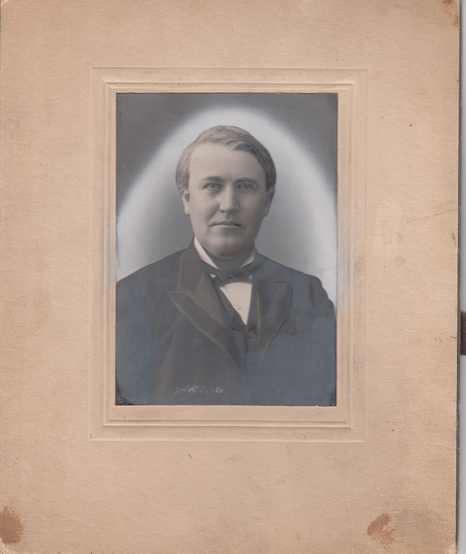 Portrait of Thomas Edison. (616caafb5311428899bd595ed25341d1)