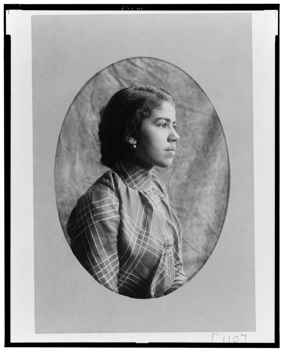 African American woman, half-length portrait, facing right LCCN99472246