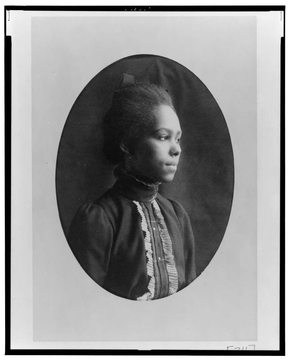 African American woman, half-length portrait, facing right LCCN99472064