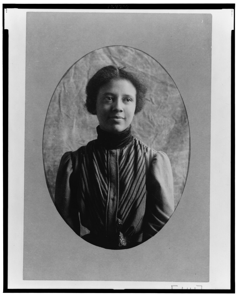African American woman, half-length portrait, facing front LCCN99472138
