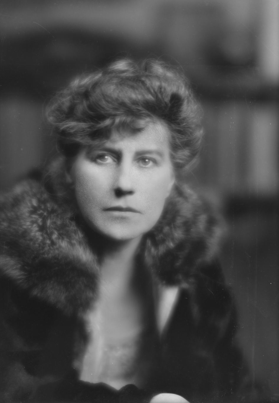 Nancy Woodrow (Mrs. Wilson Woodrow) portrait photograph