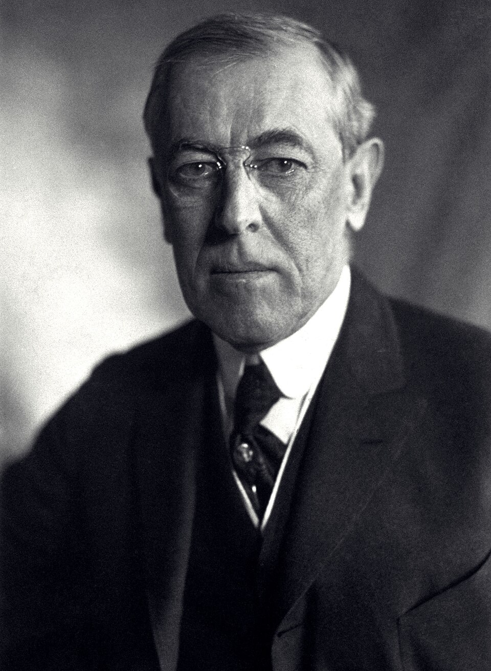 Thomas Woodrow Wilson, Harris & Ewing bw photo portrait, 1919 - black and white (cropped)